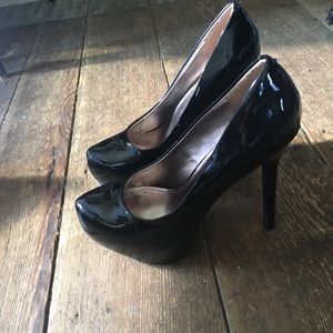 Steve Madden Black Pumps